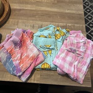 3 pairs of little sleepies pjs 7/8